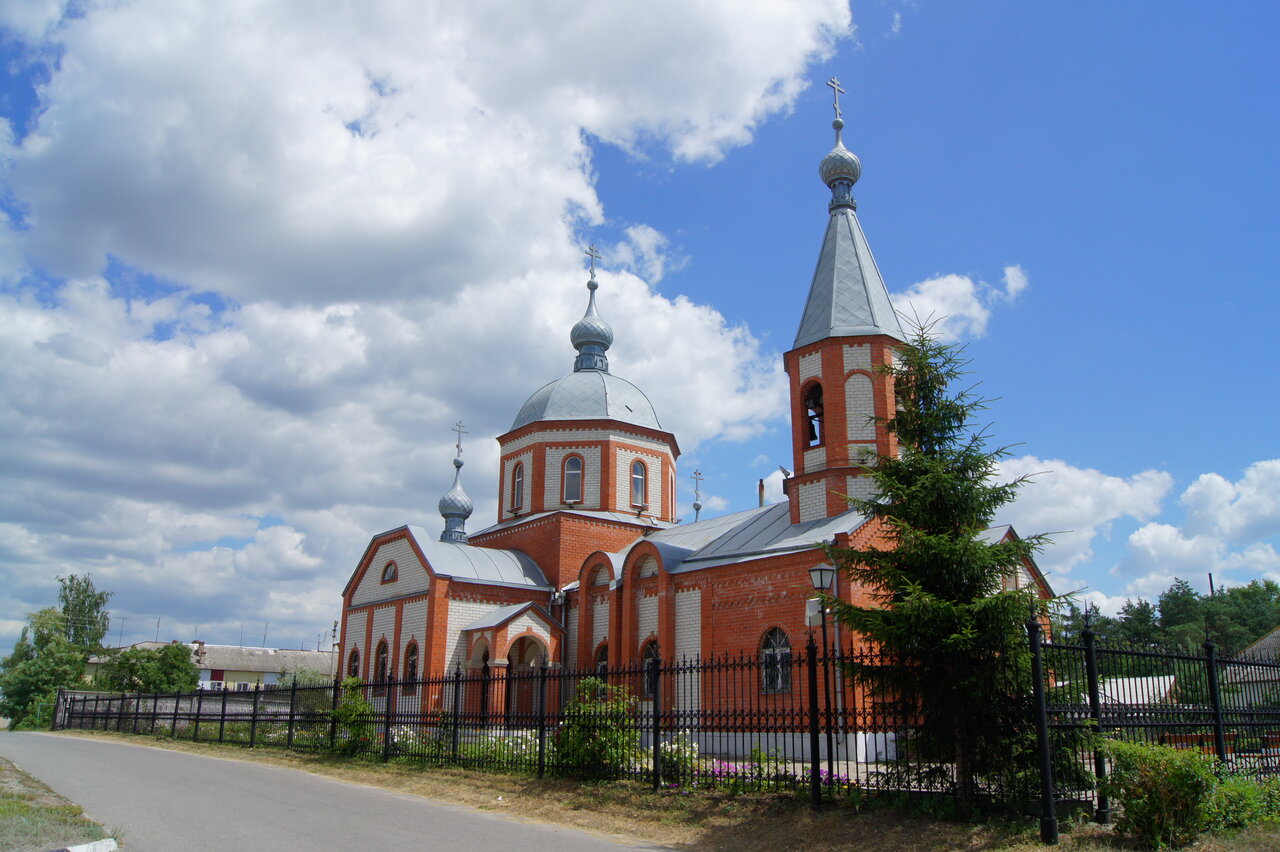 фото храм Архангела Михаила в п. Маслова Пристань.